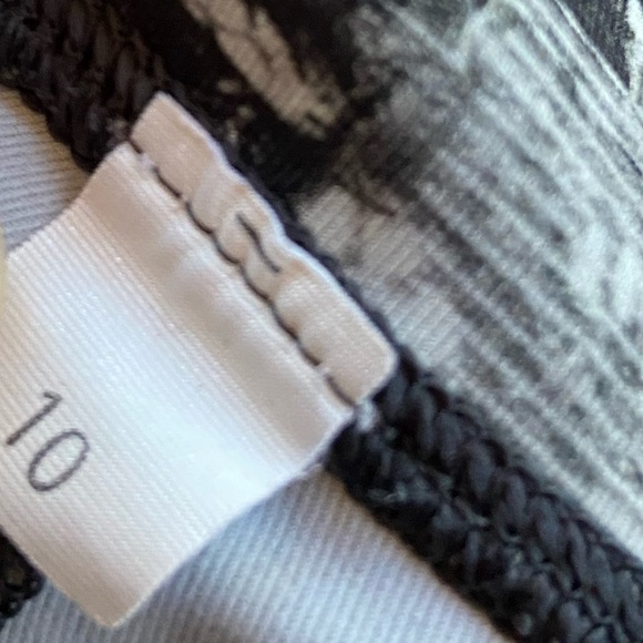 Lululemon Wunder Under High-Rise 7/8 Tight *Full-On Luxtreme 25" - Picture 14 of 15